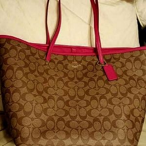 Coach Signature Large Taxi Tote Khaki & Pink Ruby